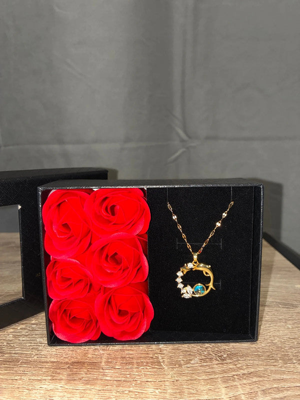 Boîte cadeau avec collier