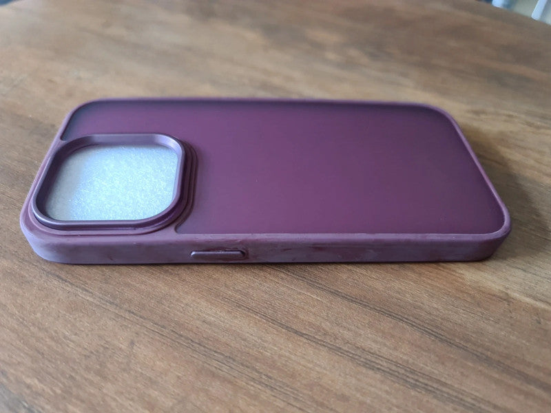 Coque pour iPhone 15 pro couleur mauve