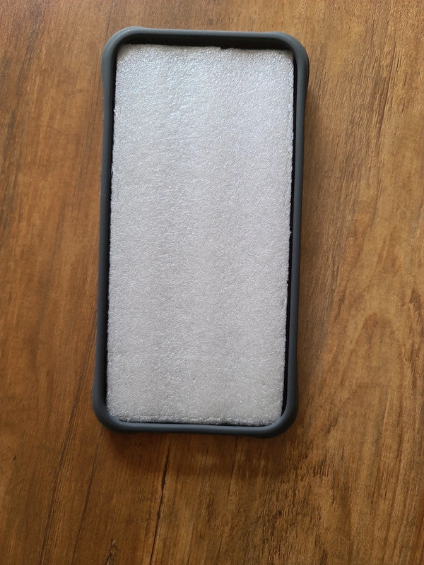 Coque de couleur grise pour iPhone 14plus/15plus