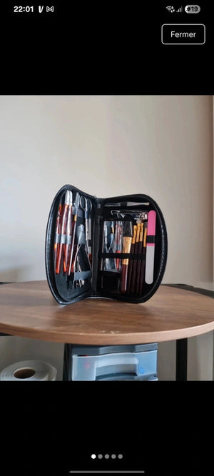 Coffret manucure Nagel Elina 18 pièces noir 26cm