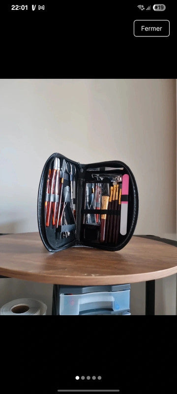 Coffret manucure Nagel Elina 18 pièces noir 26cm
